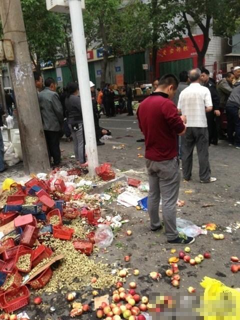 Les explosions sur un marché au Xinjiang ont fait des morts et des blessés