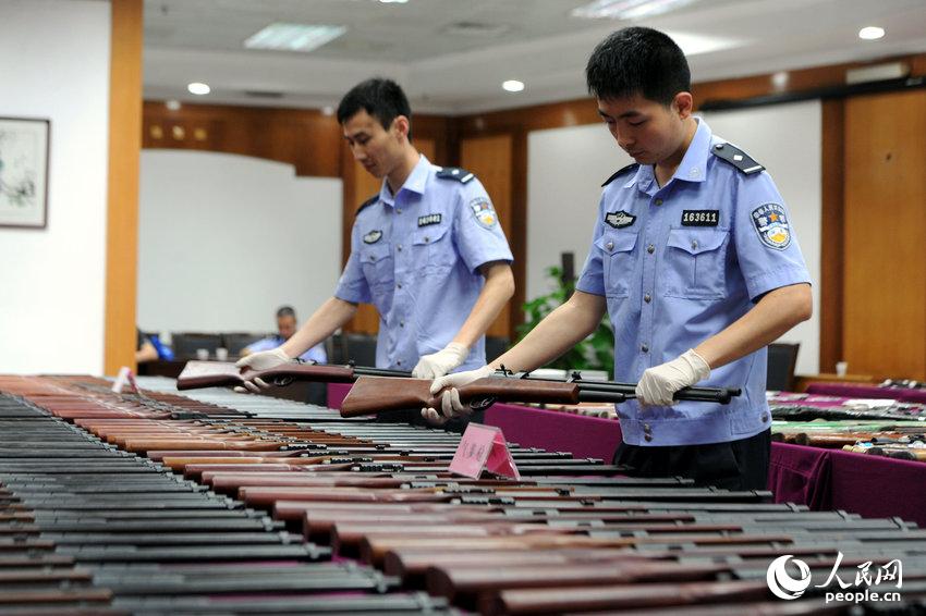 La police du Guangdong a saisi 845 armes à feu depuis le mois de janvier