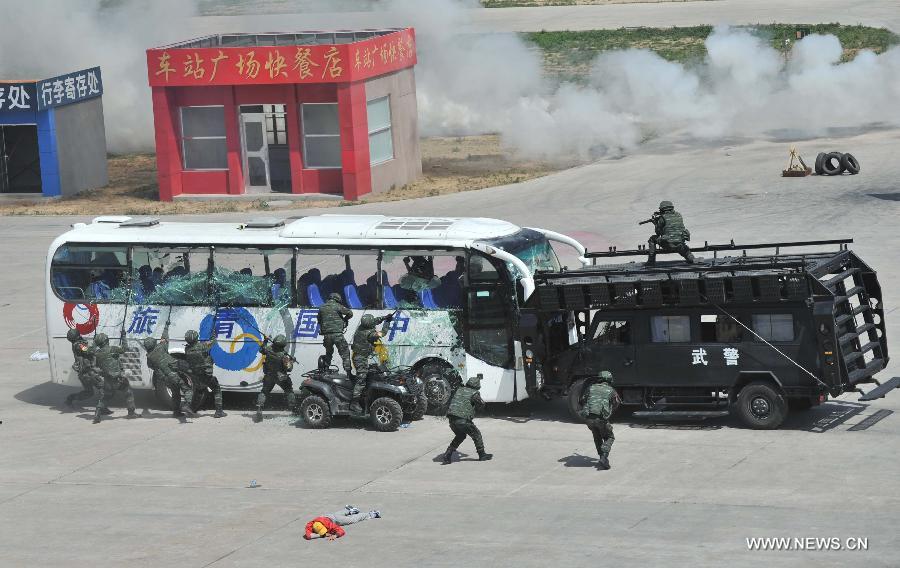 La police de Beijing organise un exercice anti-terroriste