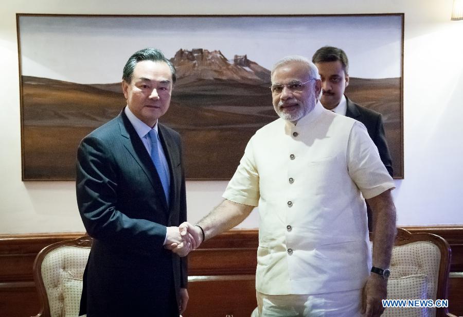 Le Premier ministre indien Narendra Modi a rencontré lundi à New Delhi le ministre chinois des Affaires étrangères Wang Yi, en visite en Inde en tant que l'envoyé spécial du président chinois Xi Jinping.