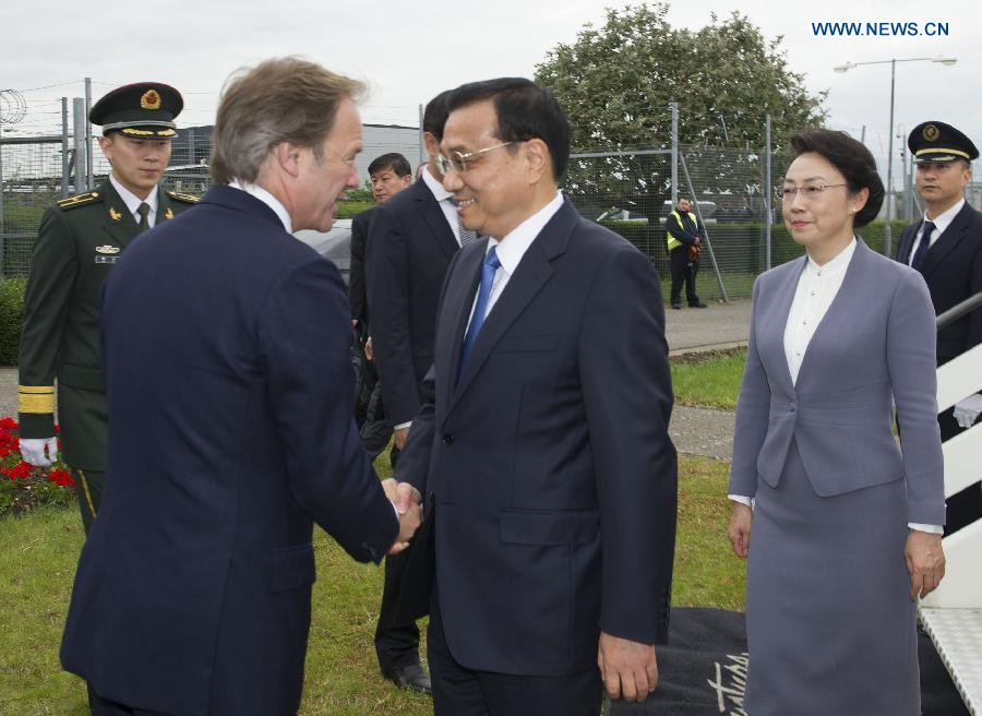 Le Premier ministre chinois arrive en Grande-Bretagne pour une visite officielle
