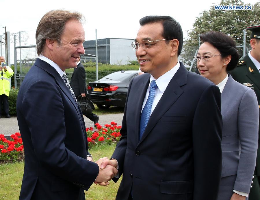Le Premier ministre chinois arrive en Grande-Bretagne pour une visite officielle