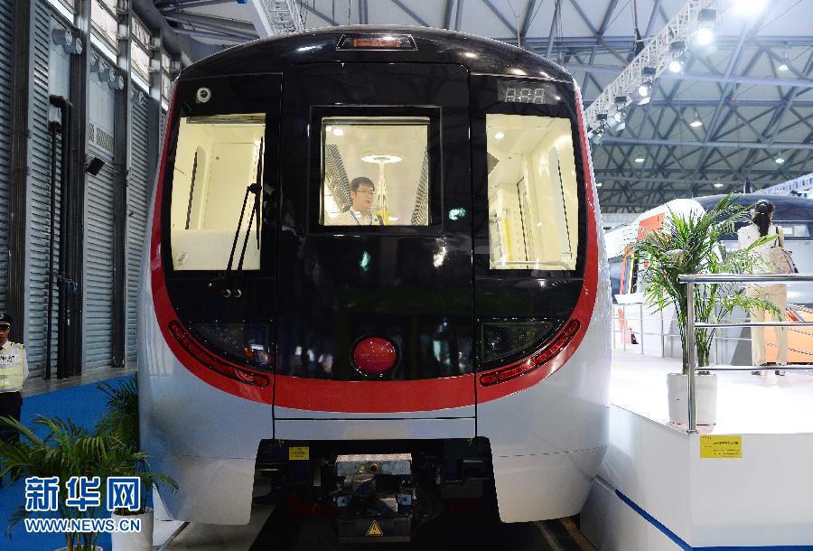 La première rame de métro sans conducteur présentée à Shanghai