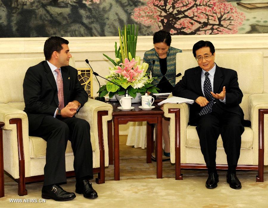 Zhao Hongzhu rencontre le secrétaire général du Parti conservateur de Colombie