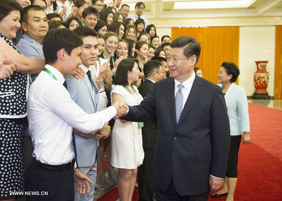 Xi Jinping rencontre des jeunes kazakhs