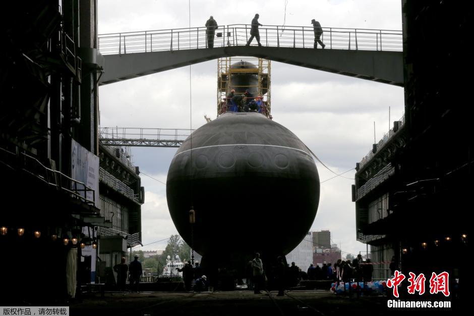 La Russie lance son deuxième sous marin de la Classe Varshavyanka