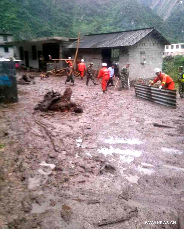 Chine : 17 disparus dans un glissement de terrain au Yunnan