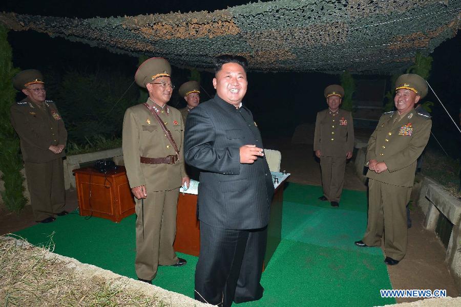 RPDC : Kim Jong Un préside un exercice de tir de roquettes