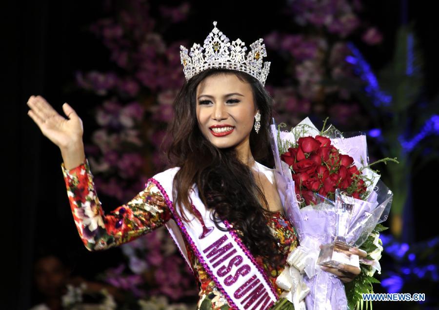 Photos : Sharr Htut Eaindra élue Miss Universe Myanmar 2014