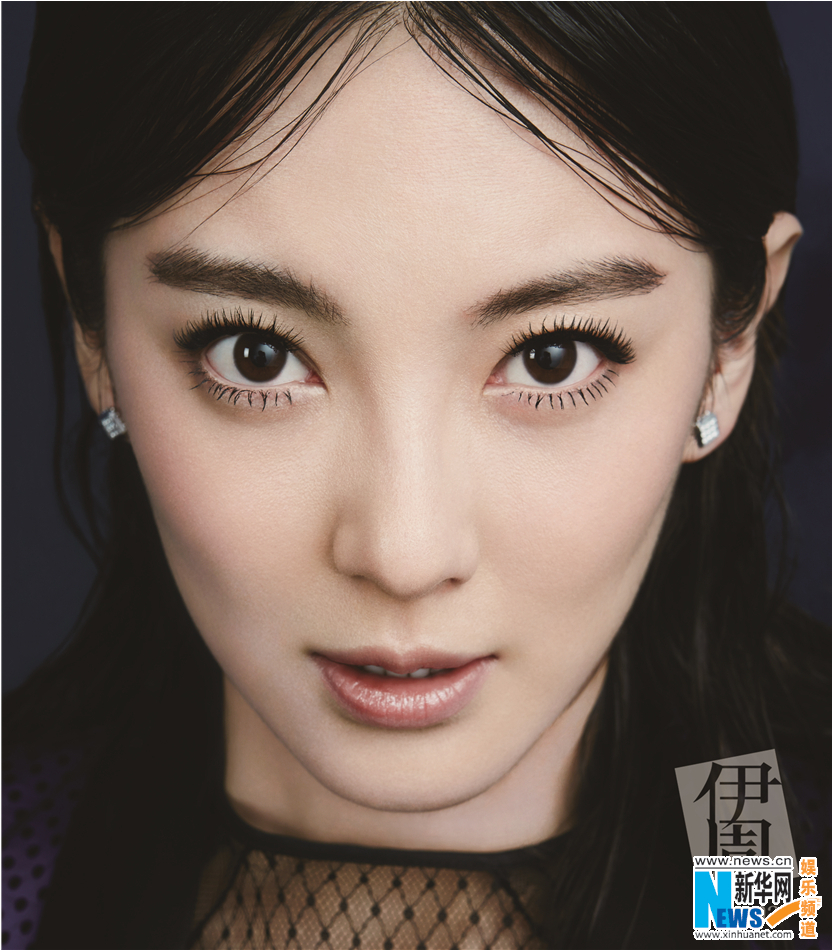 L'actrice chinoise Zhang Yuqi pose pour un magazine