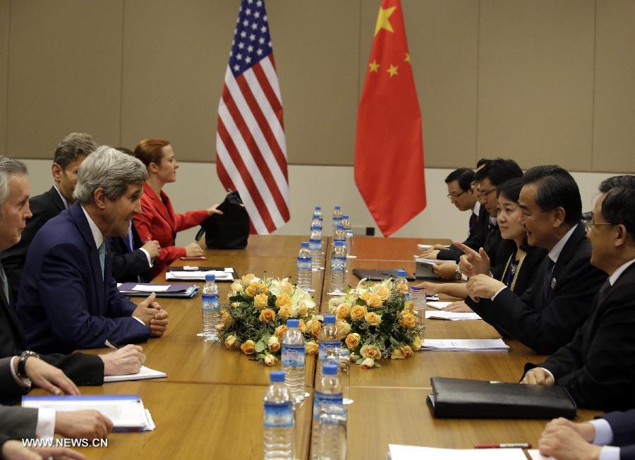 Le ministre chinois des AE rencontre son homologue américain au Myanmar