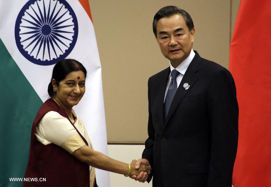 Rencontre au Myanmar des chefs de la diplomatie chinoise et indienne