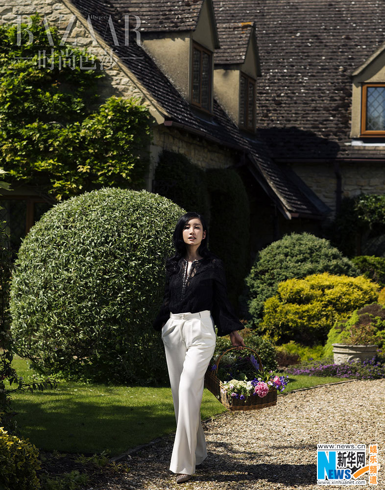 L'actrice chinoise Qin Hailu pose pour un magazine