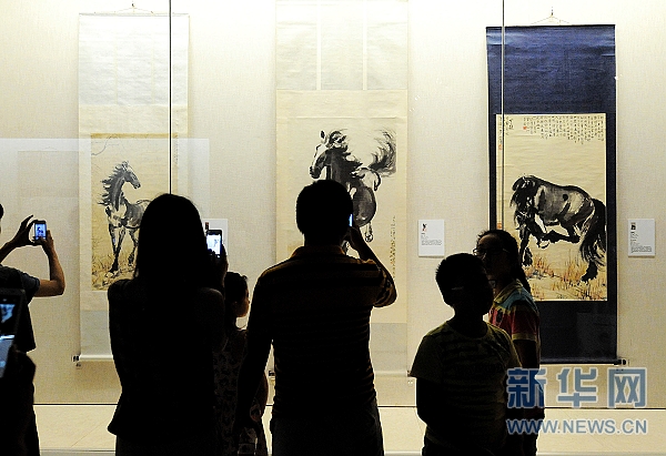 Une exposition de peinture sino-française ouvre ses portes à Zhengzhou
