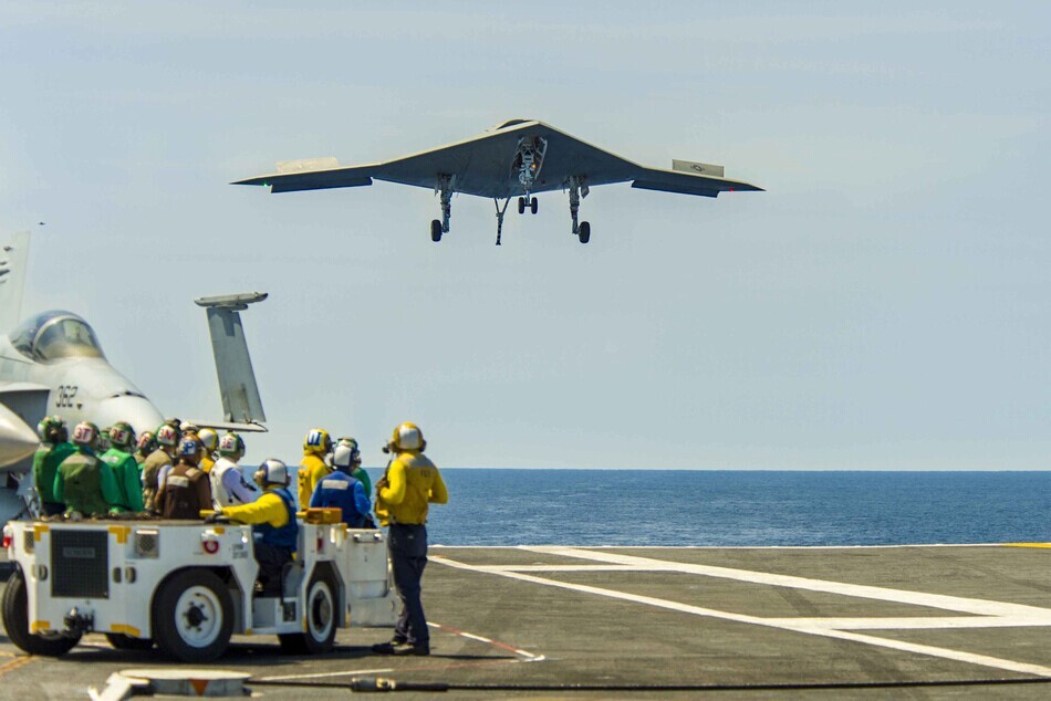 Nouveaux tests en vol pour le drone américain X-47B