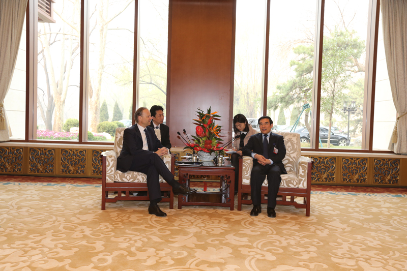 Rencontre entre Chris Wiehbacher, DG de Sanofi, et Wang Anshun, Maire de Beijing