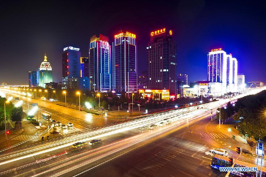 EN IMAGES: vues nocturnes de la ville de Yinchuan en Chine