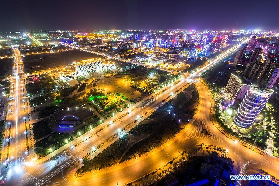 EN IMAGES: vues nocturnes de la ville de Yinchuan en Chine