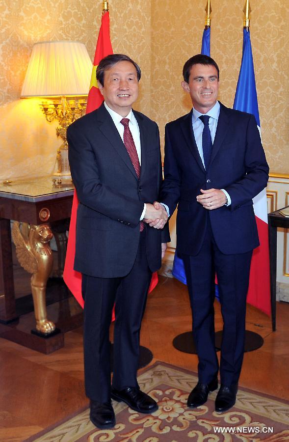 La France et la Chine doivent élargir la coopération mutuelle dans divers domaines
