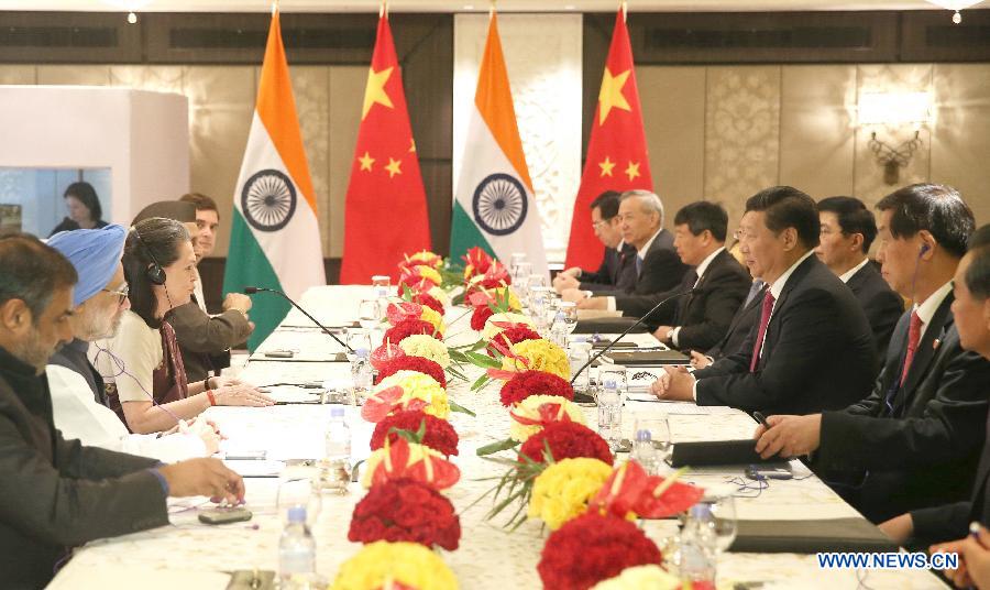 Xi Jinping discute avec Sonia Gandi et Manmohan Singh des relations sino-indiennes