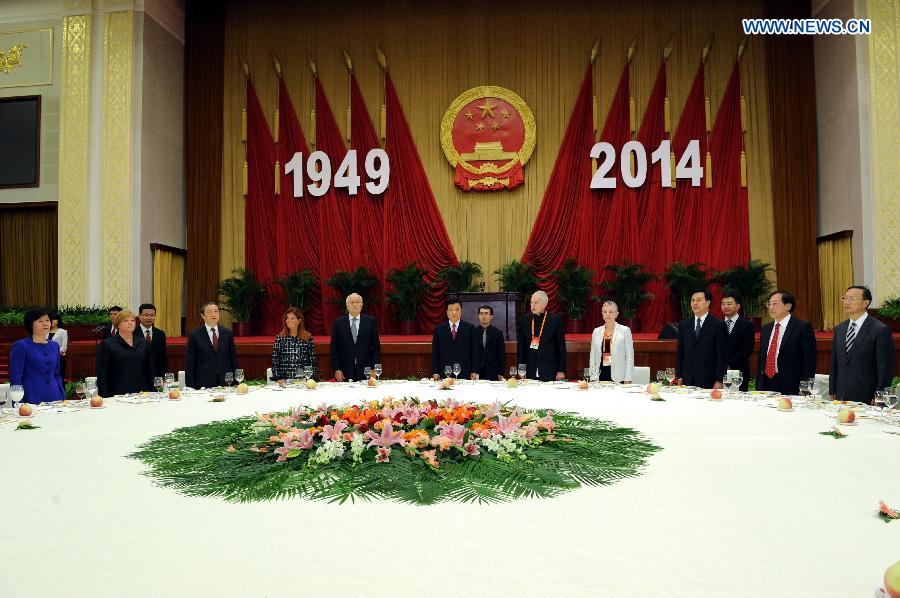 Le gouvernement chinois organise une réception pour les experts étrangers