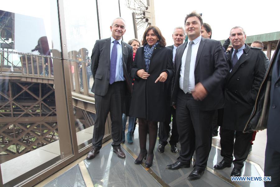 France : inauguration du premier étage rénové de la tour Eiffel