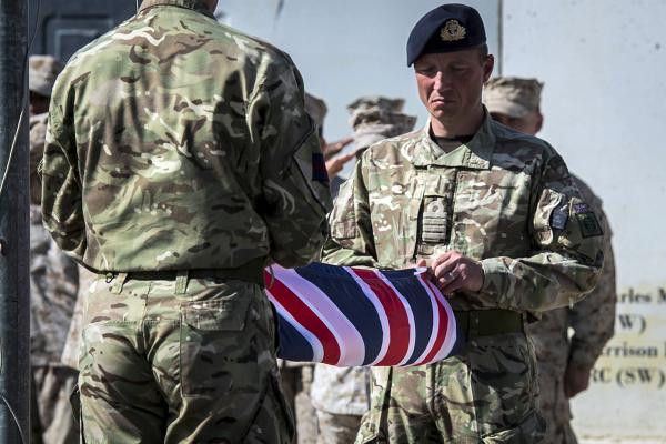 Fin du retrait troupes américaines et britanniques d'Afghanistan après 13 ans de guerre