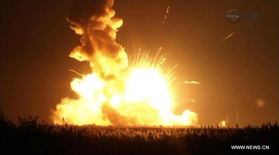 Nasa : explosion de la fusée Antares juste après son lancement