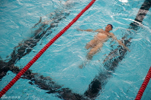 Un concours de natation bien spécial en Alsace