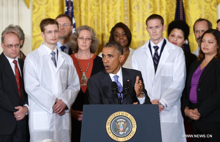 Obama qualifie les travailleurs de la santé contre Ebola de "héros" 