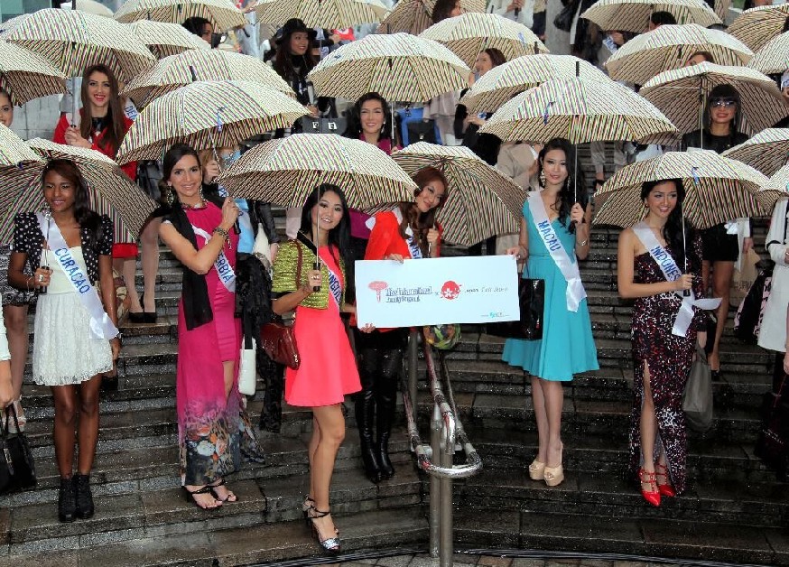 74 des plus belles filles du monde rassemblées à Tokyo