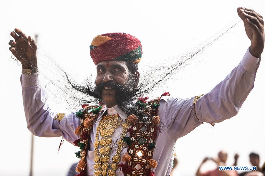 Un concours de moustaches en Inde