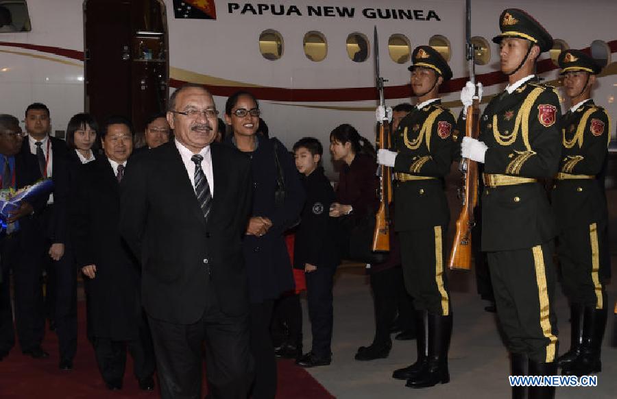 Arrivée à Beijing du Premier ministre de Papouasie-Nouvelle-Guinée pour la réunion de l'APEC