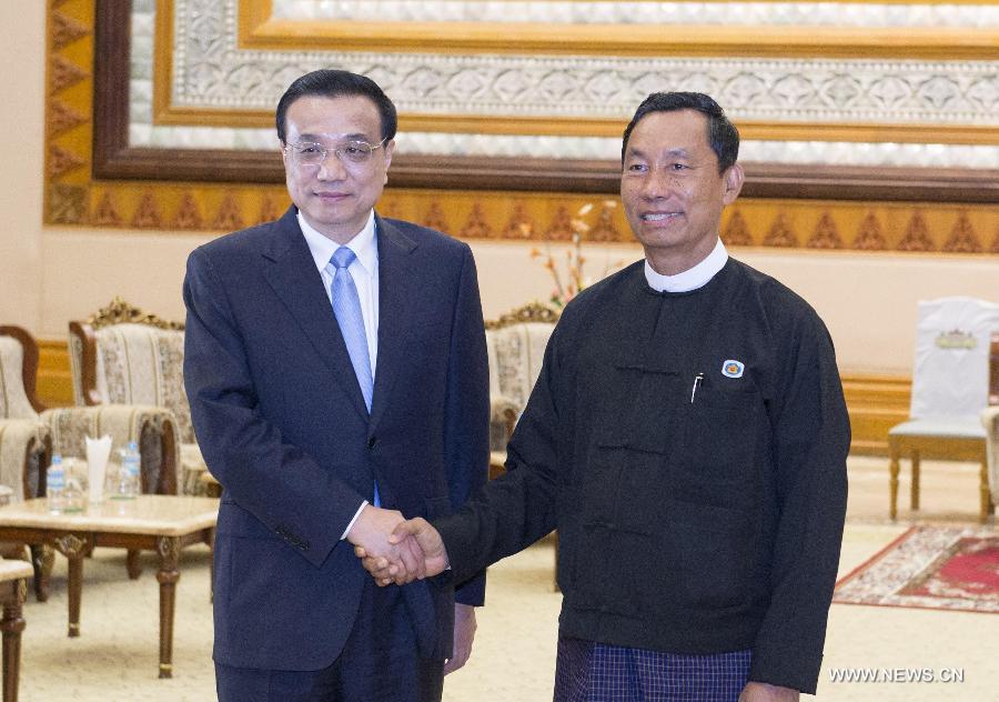 Le Premier ministre chinois Li Keqiang et le dirigeant parlementaire du Myanmar U Shwe Mann se rencontrent à Naypyidaw, le 14 novembre 2014.