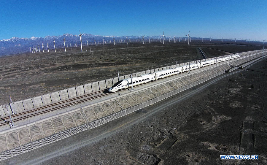 Xinjiang : première voie ferrée à grande vitesse opérationnelle