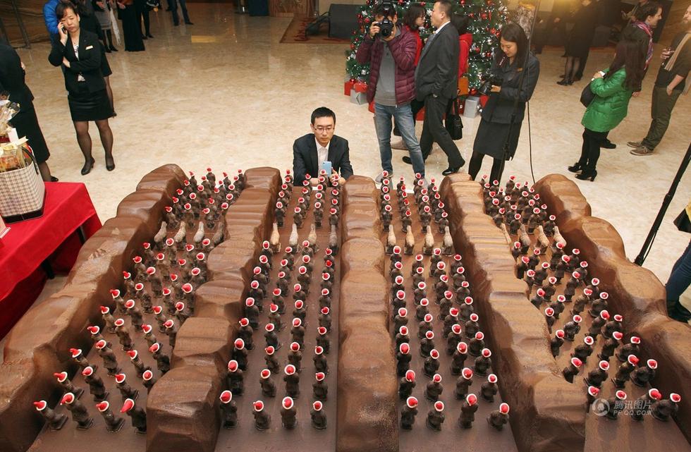 Des statues de guerriers en chocolat pour Noël