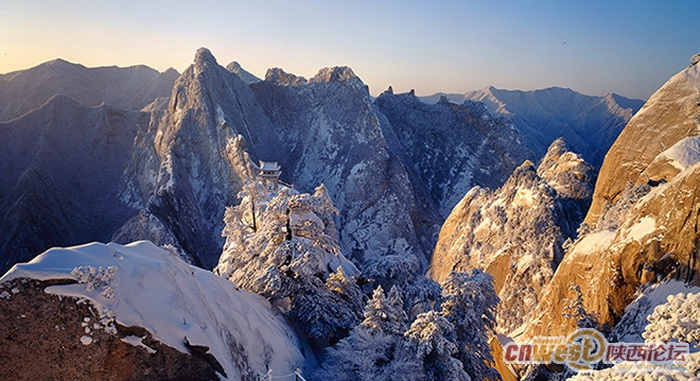 Le Mont Huashan vu par le photographe Qin Xiaoping