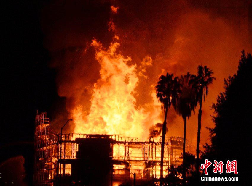 Los Angeles touchée par un gigantesque incendie