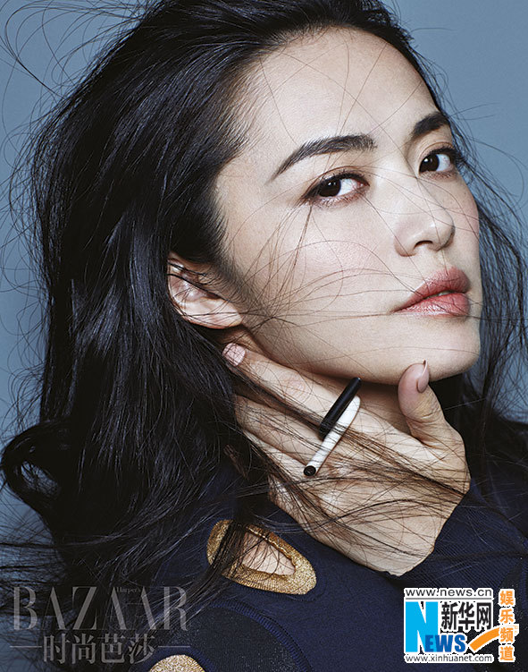 Yao Chen pose pour Harper's Bazaar 