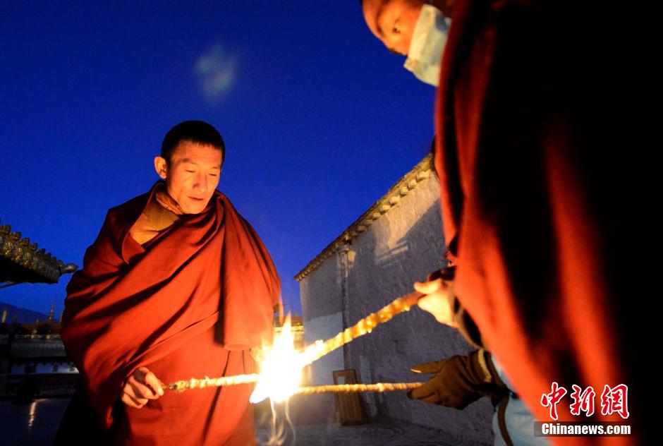 Le Festival des Lanternes du Temple Jokhang de Lhassa