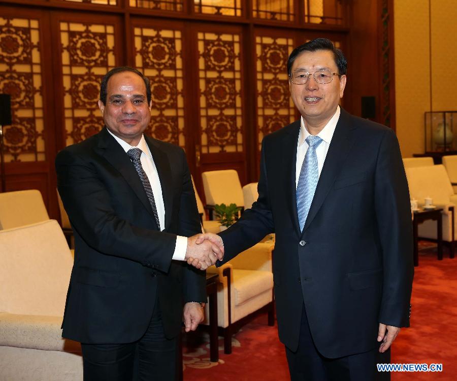 Le plus haut législateur chinois rencontre le président égyptien