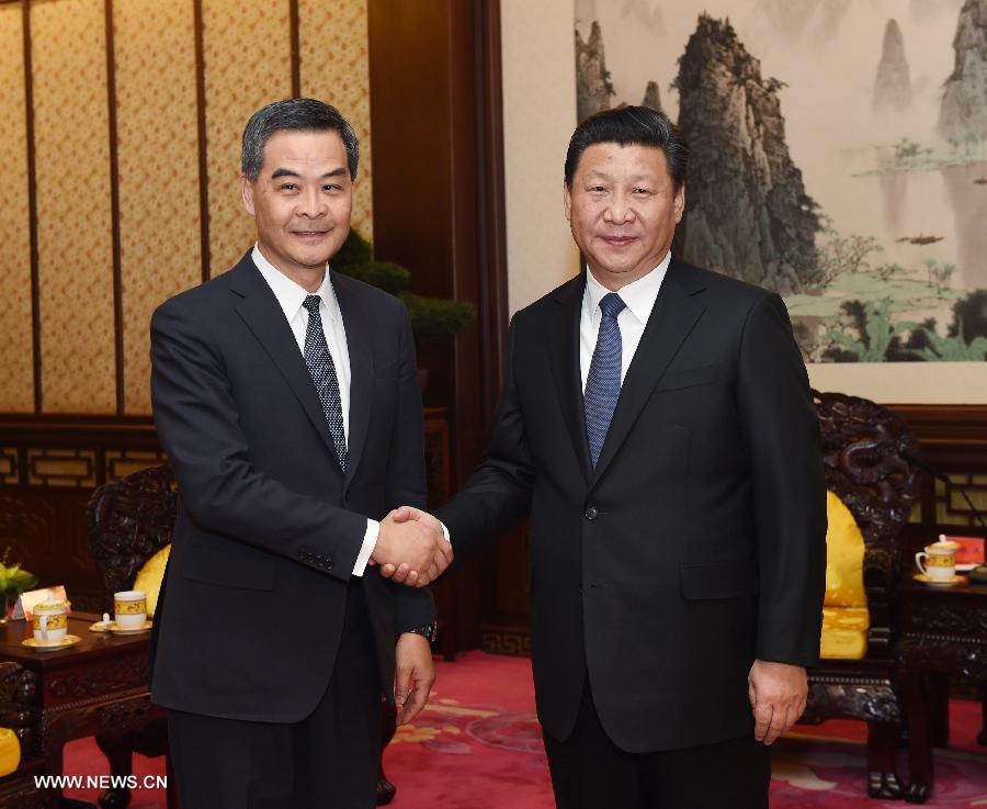 Xi Jinping rencontre le chef de l'exécutif de Hong Kong
