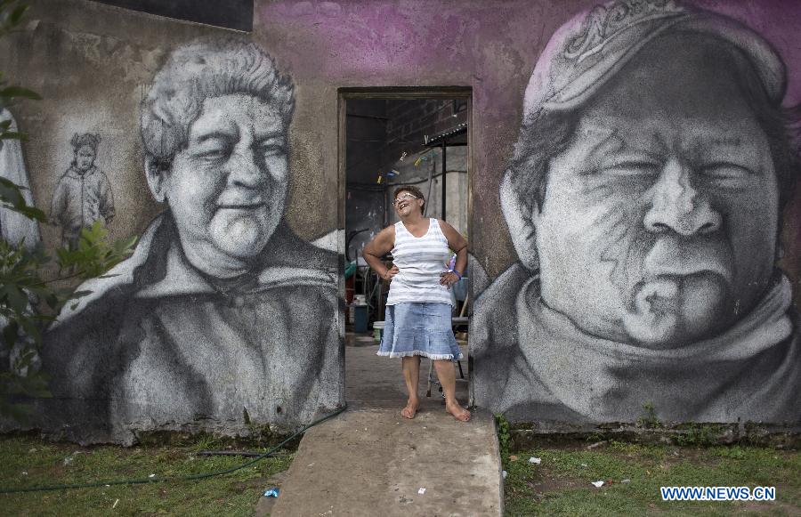 Photos - peinture murale de l'artiste argentin Alfredo Segatori 