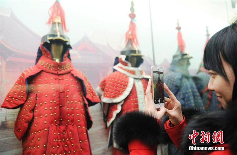 Des tenues de l'empereur Qianlong exposées à Changchun