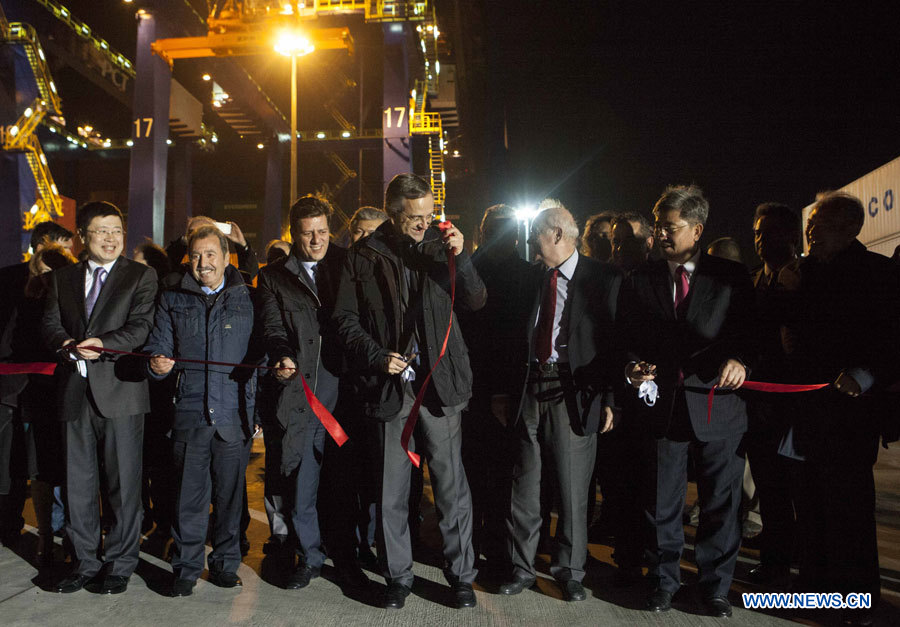 Les Premiers ministres chinois et grec saluent le projet d'expansion du port du Pirée