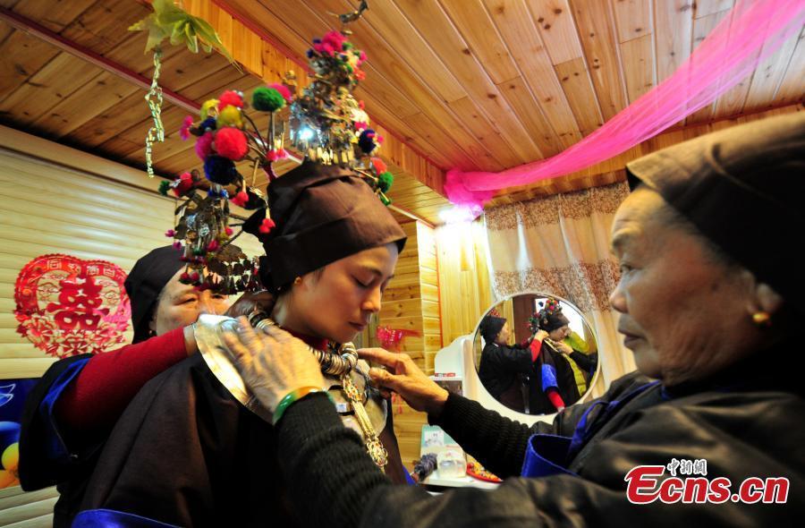 Un mariage traditionnel de l'ethnie Dong