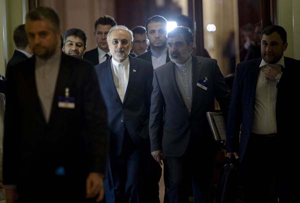 Le directeur de l'agence de l'énergie atomique de l'Iran, Ali Akbar Salehi, lors d'une pause dans les négociations nucléaires mardi en Suisse. 