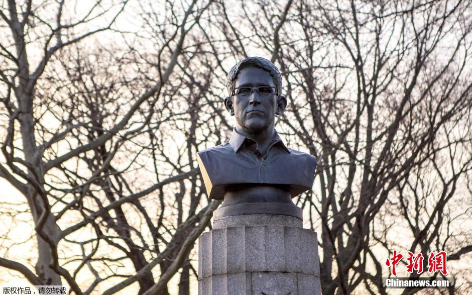 New York : une statue de Snowden retirée par les autorités