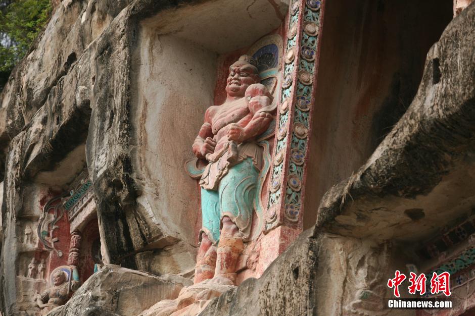 Des grottes bouddhiques millénaires dans le Sichuan