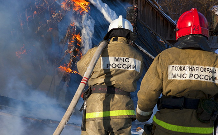 Plus de 20 villes et villages touchés par des feux de steppe en Sibérie
